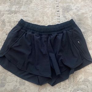 Lululemon Tracker Shorts - Size 12